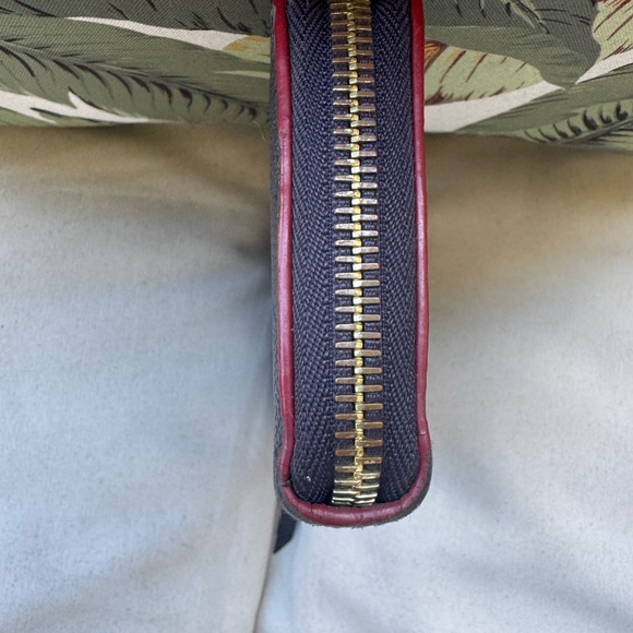 🔵🔵 Louis Vuitton navy Empriente leather long zippy with red trim- gorgeous! 🔵🔵 - Picture 7 of 7